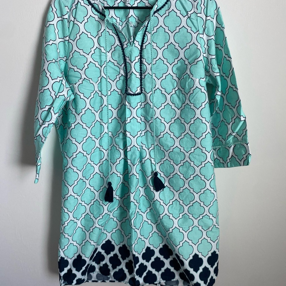Crown & Ivy Mint and Navy Patterned Top